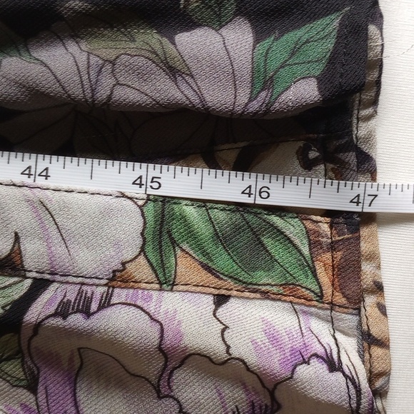 H&M Floral Tiger Ruffled Button Front High Neck Midi Dress 2 Black   50OFF3 - Picture 9 of 9